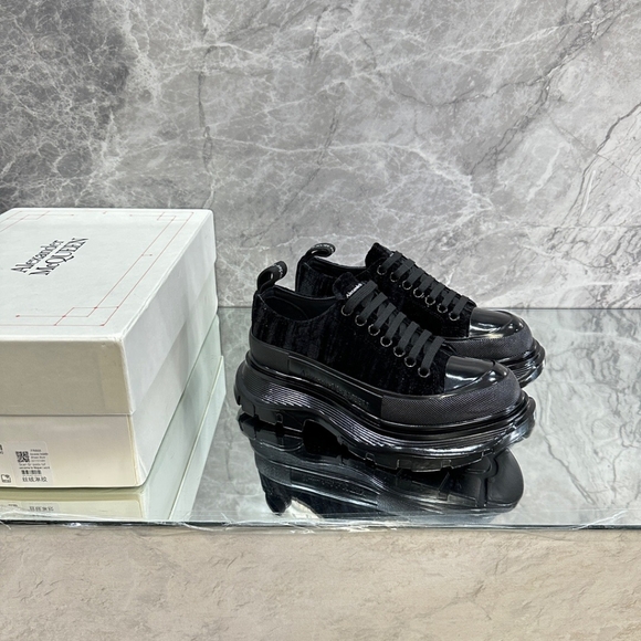 Alexander McQueen Women's Black Sneakers - Picture 8 of 8